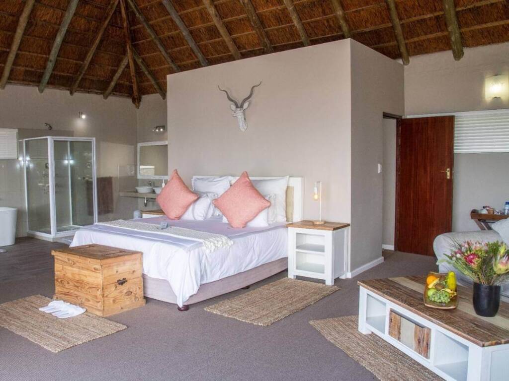 Honeymoon Suite (2)