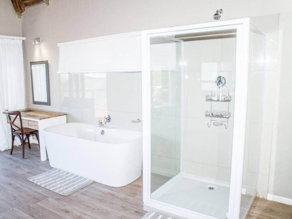 Honeymoon Suite (6)