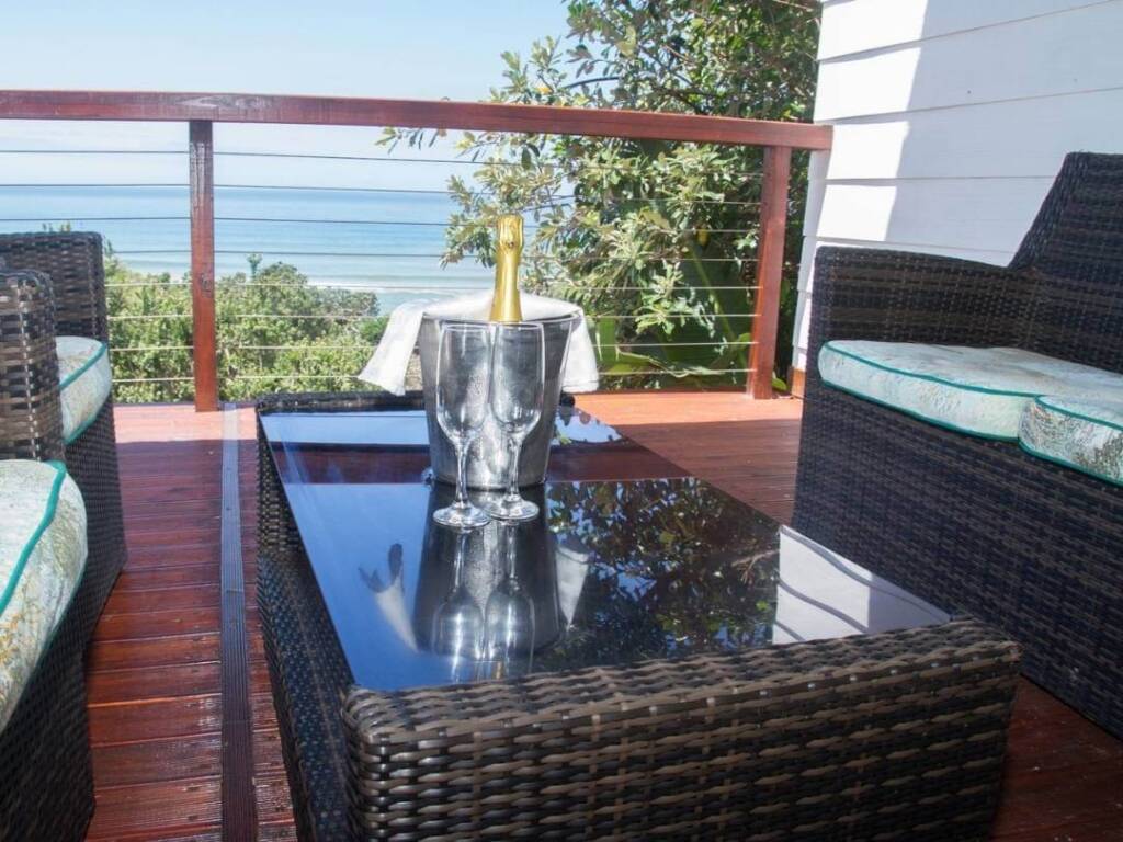 Honeymoon Suite (7)